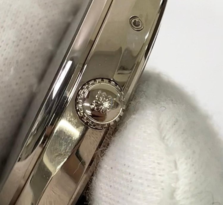 Patek Philippe World Time Anniversary 175th 40mm White Gold - Black Dial - Leather Strap 5575g-001