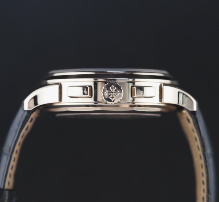 Patek Philippe World Time Chronograph 39 5 Full Set World Time Chronograph 5930g-010