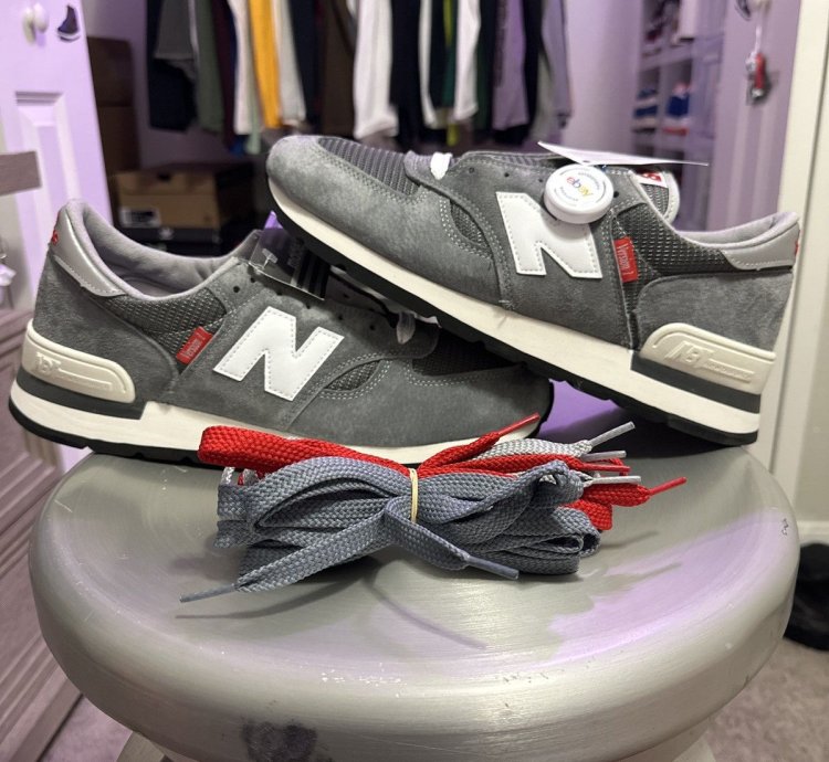 New Balance 990v1