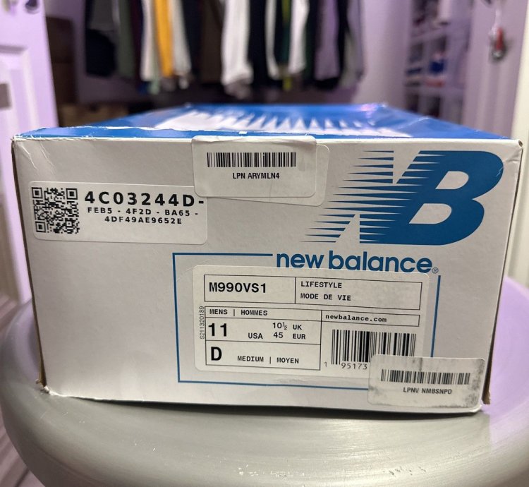 New Balance 990v1