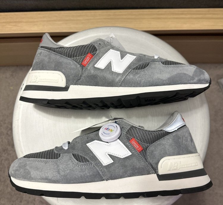New Balance 990v1