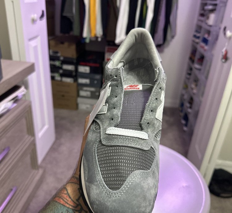 New Balance 990v1