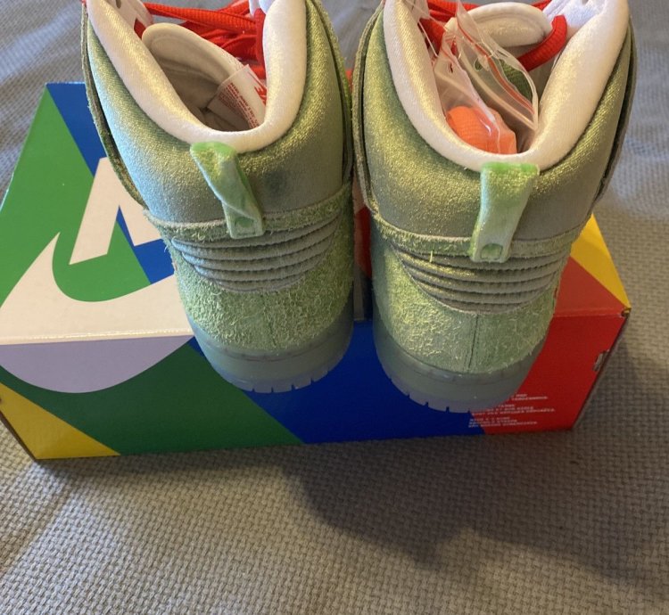 Nike Sb Dunk Strawberry Cough
