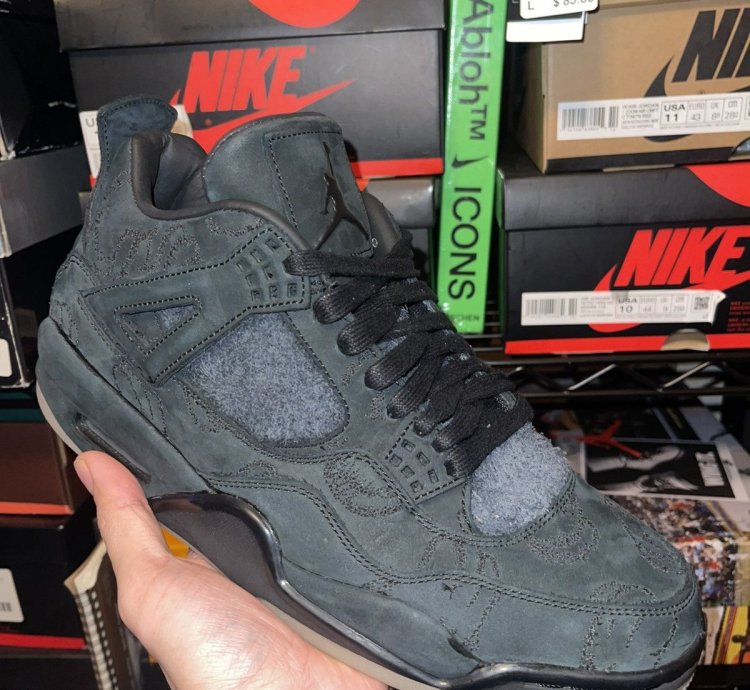 Nike Air Jordan 4 Kaws Black Size 10