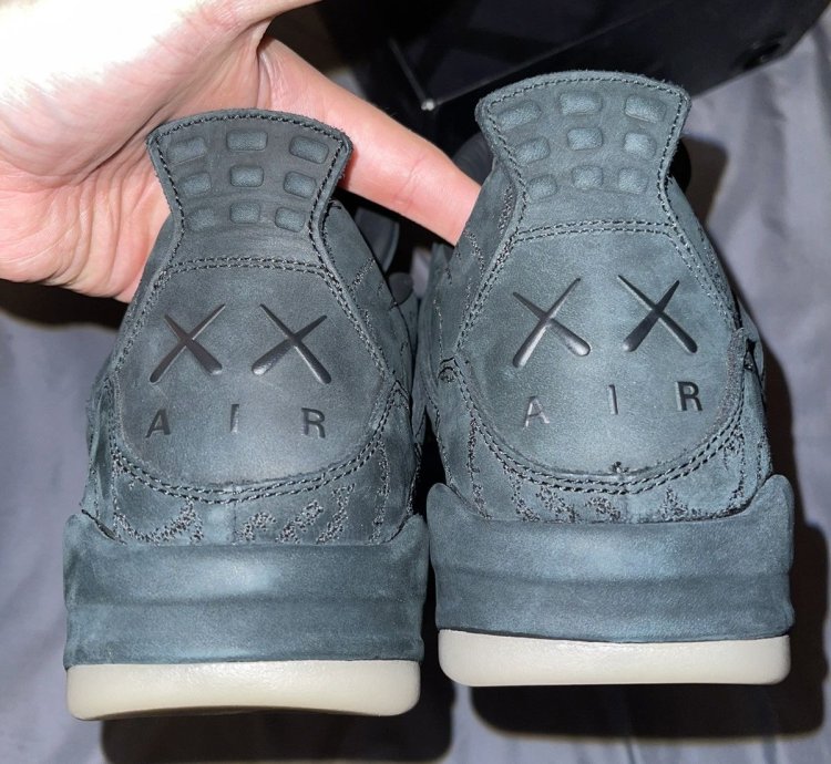 Nike Air Jordan 4 Kaws Black Size 10
