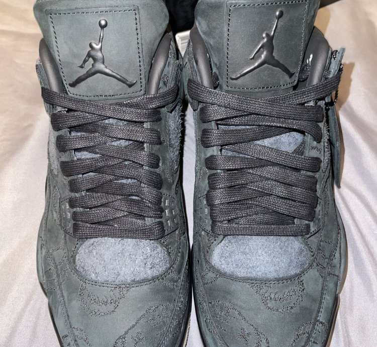 Nike Air Jordan 4 Kaws Black Size 10