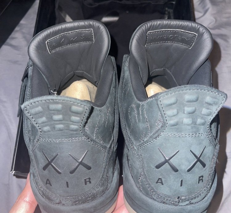 Nike Air Jordan 4 Kaws Black Size 10