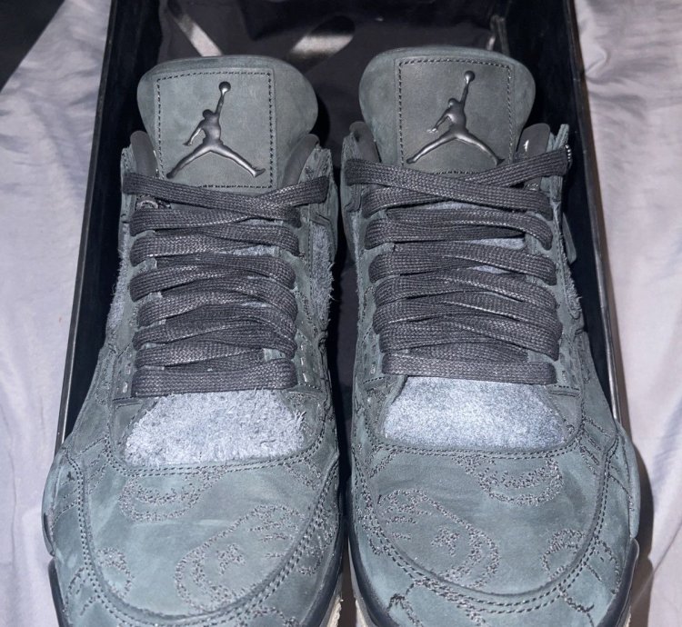 Nike Air Jordan 4 Kaws Black Size 10