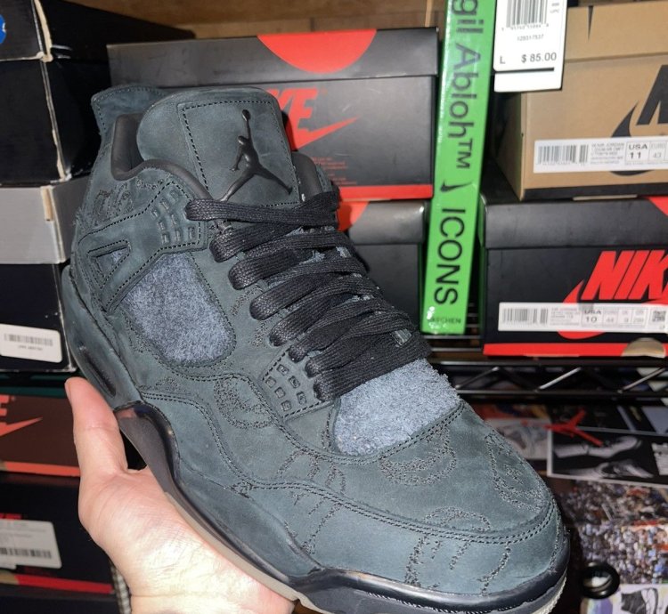 Nike Air Jordan 4 Kaws Black Size 10