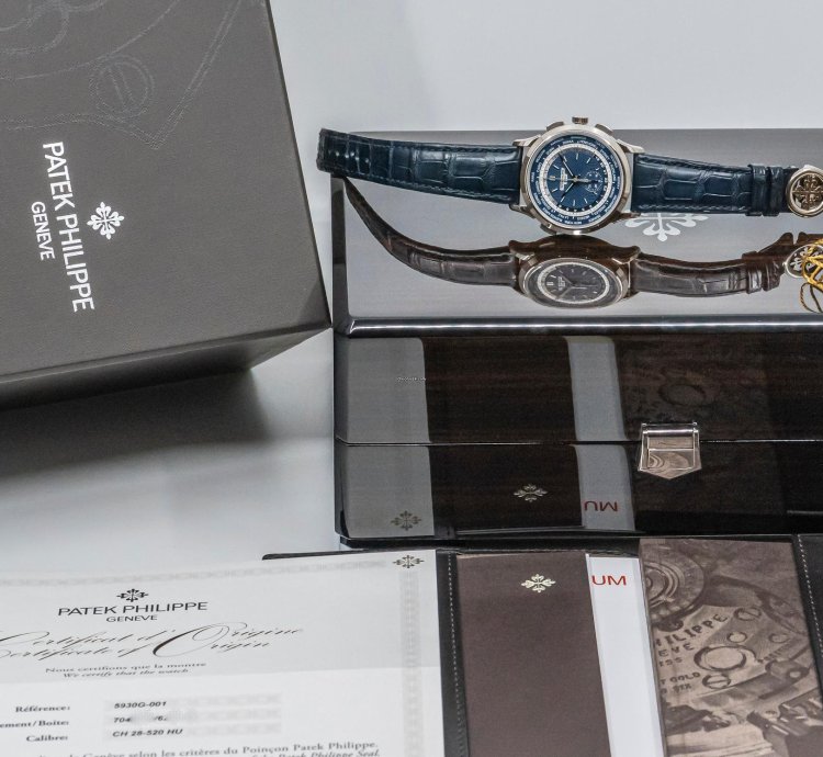 Patek Philippe World Time Chronograph 5930g-001 Whitegold 2018 Full Set
