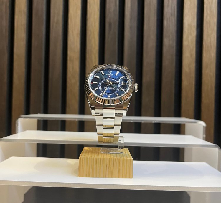Rolex Sky-dweller Very Good Condition Fullset
