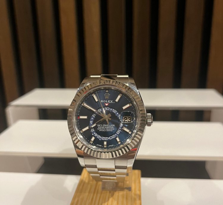 Rolex Sky-dweller Very Good Condition Fullset
