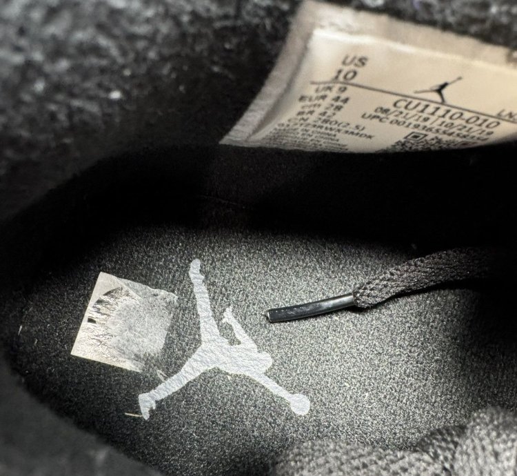 Nike Air Jordan 4 Retro Black Cat 2020