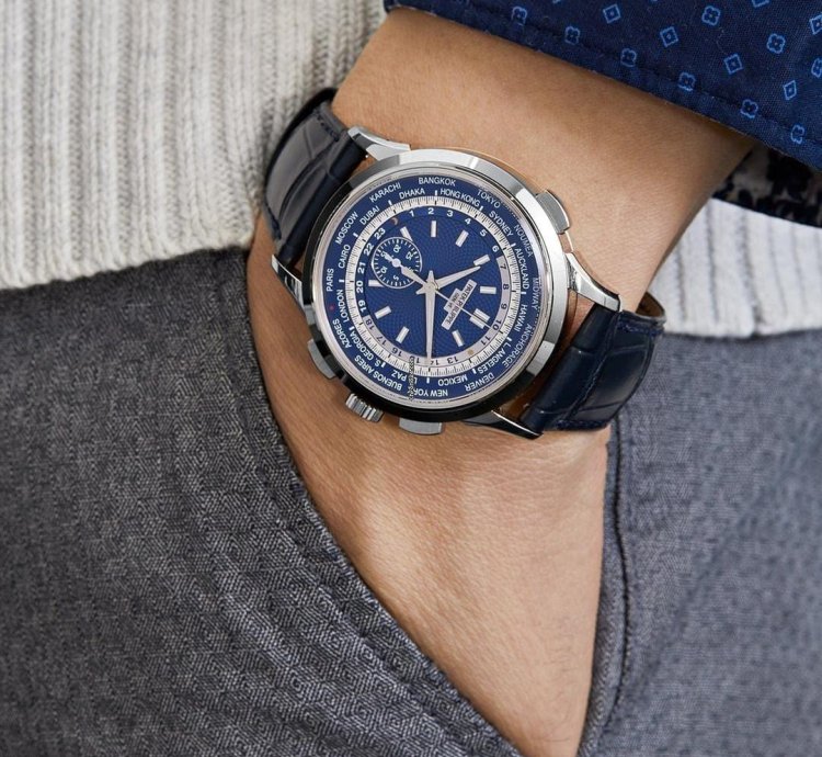 Patek Philippe World Time Chronograph Complications 5930g-010 World Time Flyback Chronograph White Gold Blue Dial 2019