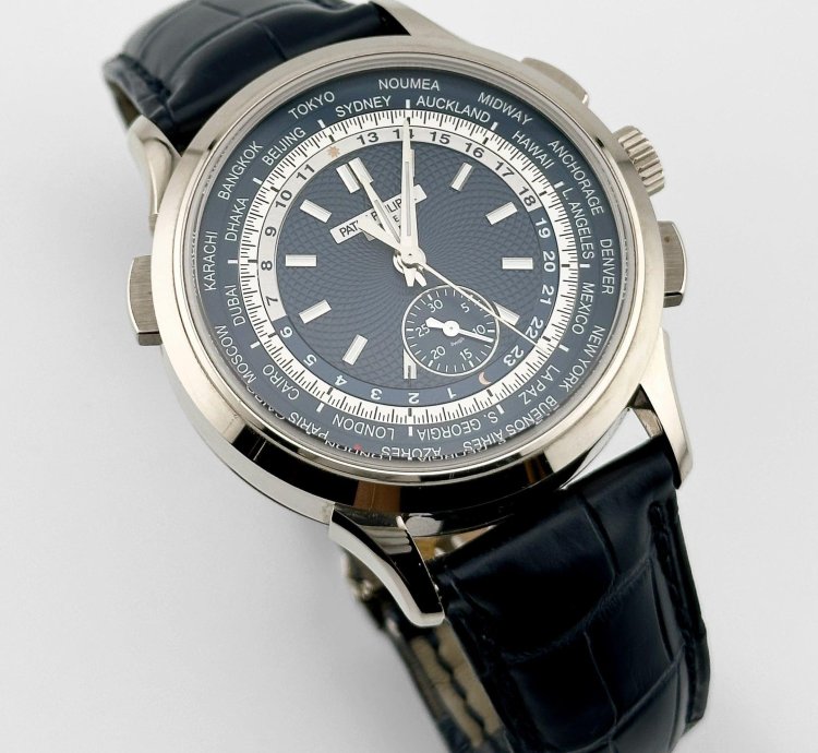 Patek Philippe World Time Chronograph Complications 5930g-010 World Time Flyback Chronograph White Gold Blue Dial 2019
