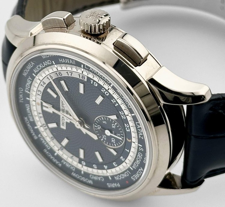 Patek Philippe World Time Chronograph Complications 5930g-010 World Time Flyback Chronograph White Gold Blue Dial 2019