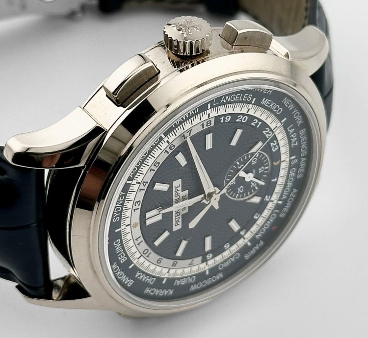 Patek Philippe World Time Chronograph Complications 5930g-010 World Time Flyback Chronograph White Gold Blue Dial 2019