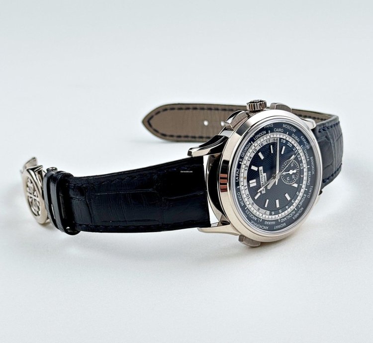 Patek Philippe World Time Chronograph Complications 5930g-010 World Time Flyback Chronograph White Gold Blue Dial 2020