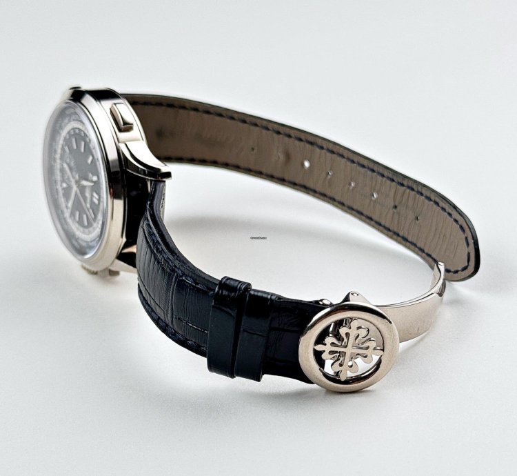 Patek Philippe World Time Chronograph Complications 5930g-010 World Time Flyback Chronograph White Gold Blue Dial 2020