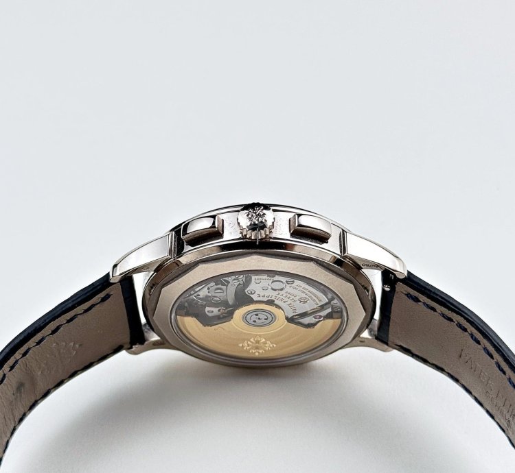 Patek Philippe World Time Chronograph Complications 5930g-010 World Time Flyback Chronograph White Gold Blue Dial 2020