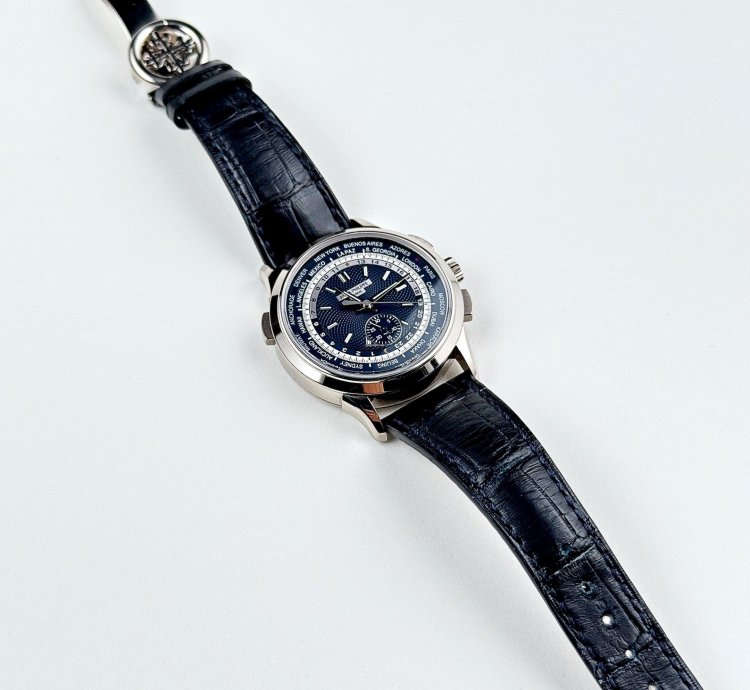 Patek Philippe World Time Chronograph Complications 5930g-010 World Time Flyback Chronograph White Gold Blue Dial 2020