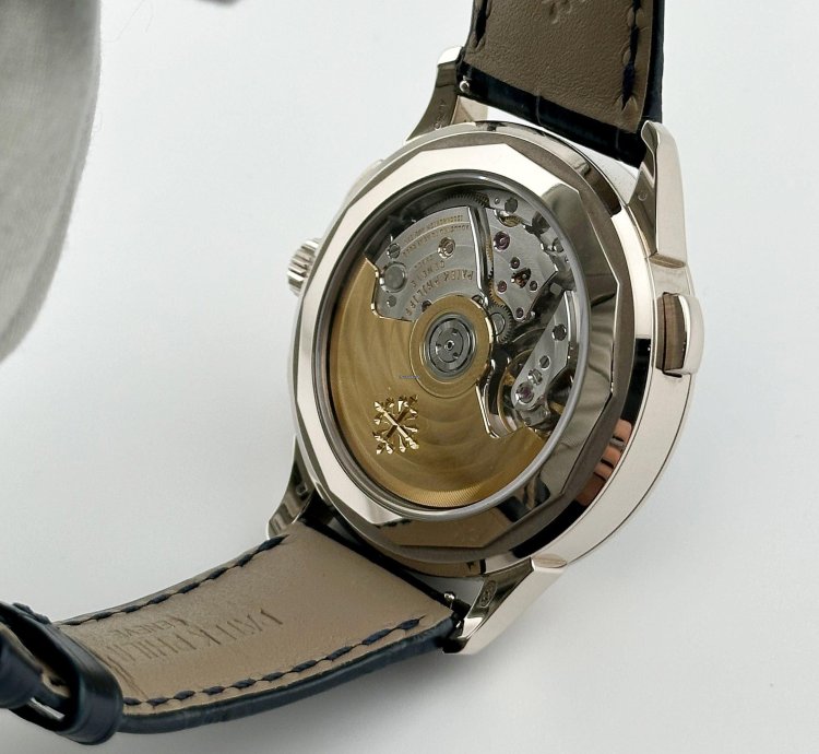 Patek Philippe World Time Chronograph Complications 5930g-010 World Time Flyback Chronograph White Gold Blue Dial 2022