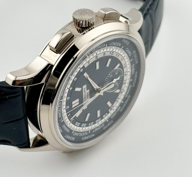 Patek Philippe World Time Chronograph Complications 5930g-010 World Time Flyback Chronograph White Gold Blue Dial 2022