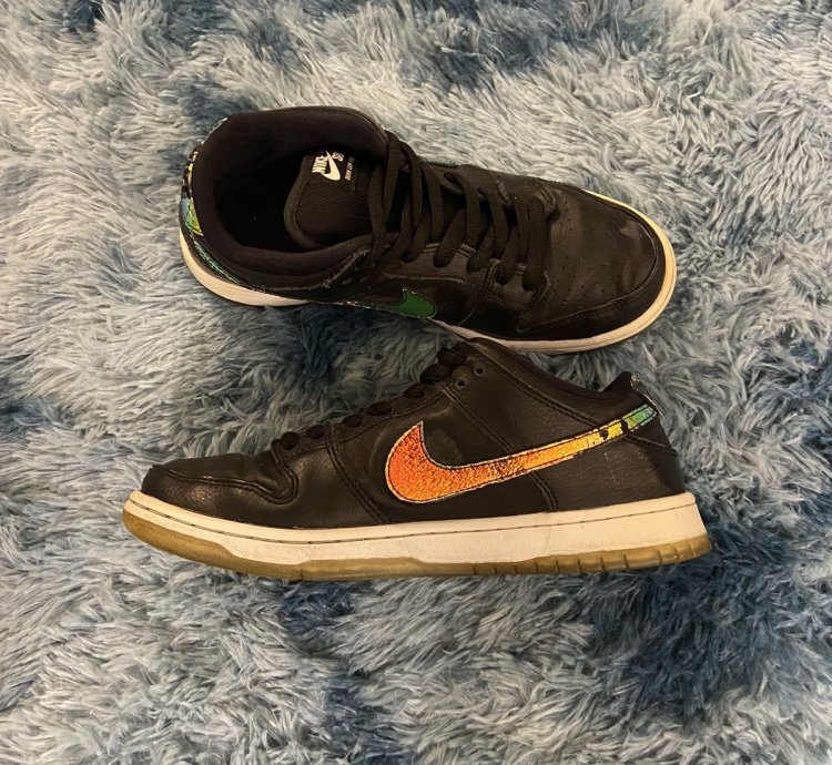 Rare Nike Sb Dunk Low Sparkle Oil Spill Sneaker Size 9 Us