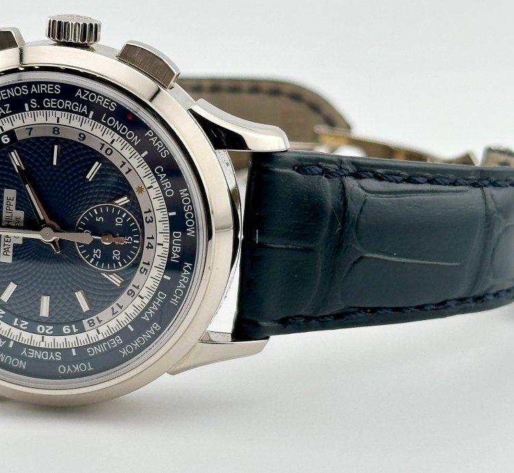 Patek Philippe World Time Chronograph Complications 5930g-010 World Time Flyback Chronograph White Gold Blue Dial 2022