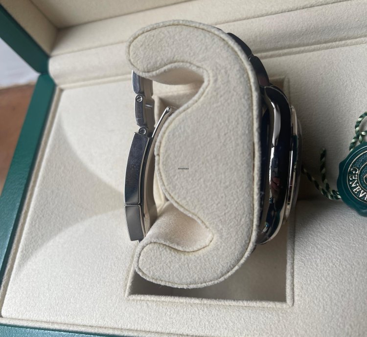 Rolex Daytona Unworn Rolex Ghost White Gold Daytona