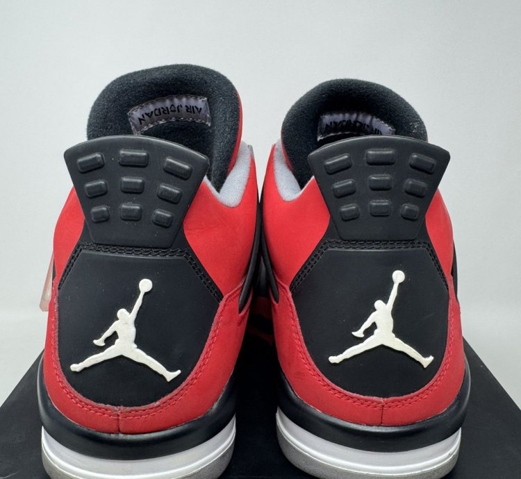 Nike Air Jordan 4 Retro Toro Bravo