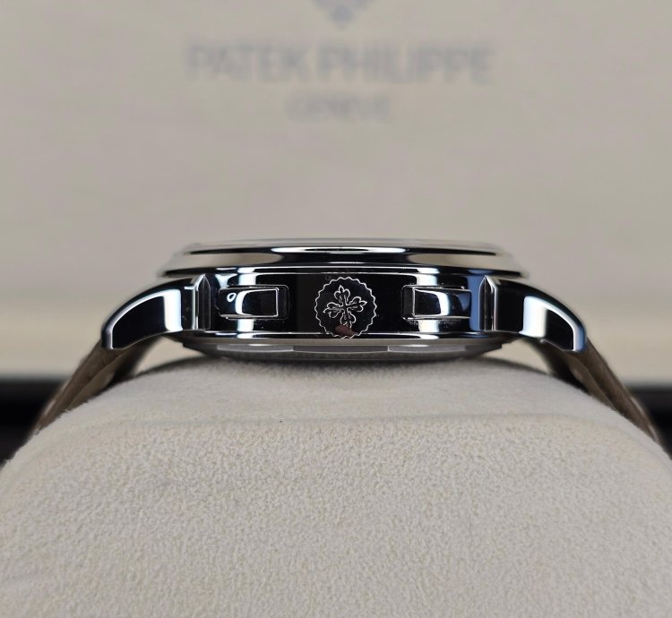 Patek Philippe World Time Chronograph Flyback 5935a World Time Complications