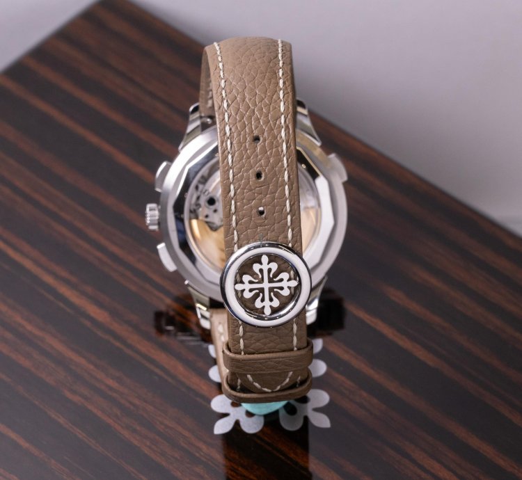 Patek Philippe World Time Chronograph Flyback Salmon Dial Box And Papers 2023 5935a