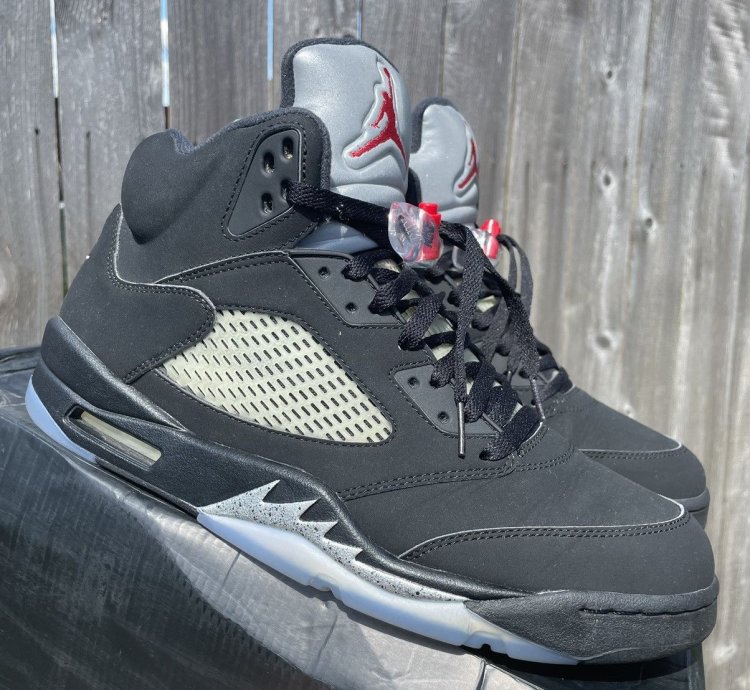 Nike Air Jordan 5 Black Metallic Size 12