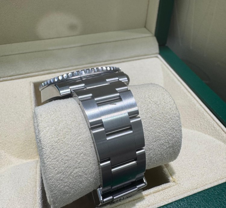 Rolex Submariner Date 116610lv 2019 Hulk 40mm Oyster Full Set Unworn