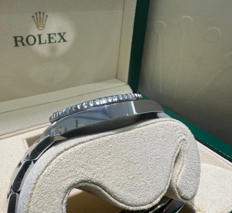 Rolex Submariner Date 116610lv 2019 Hulk 40mm Oyster Full Set Unworn