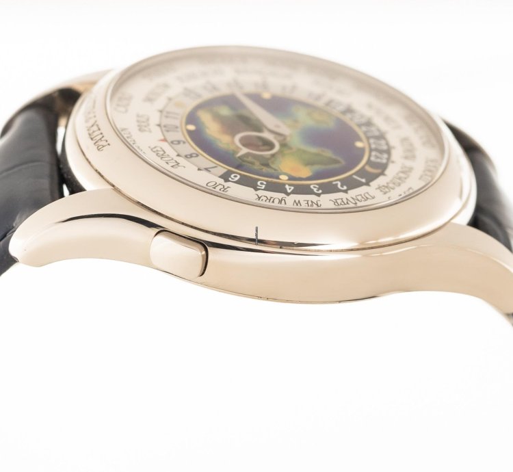 Patek Philippe World Time Cloisonn Ref-5131g-001 18k White Gold Folding Clasp Box Papers Bj-2011 Germany Excellent