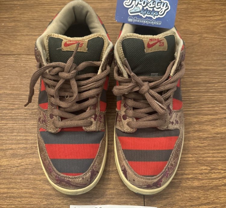 Size 9 5 - Nike Sb Dunk Low Freddy Kruger Used read Desc