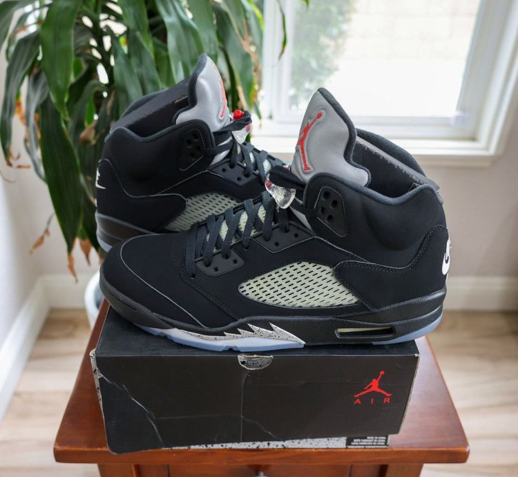 Nike Air Jordan 5 Retro Black Metallic 2016 Size 13 Mens