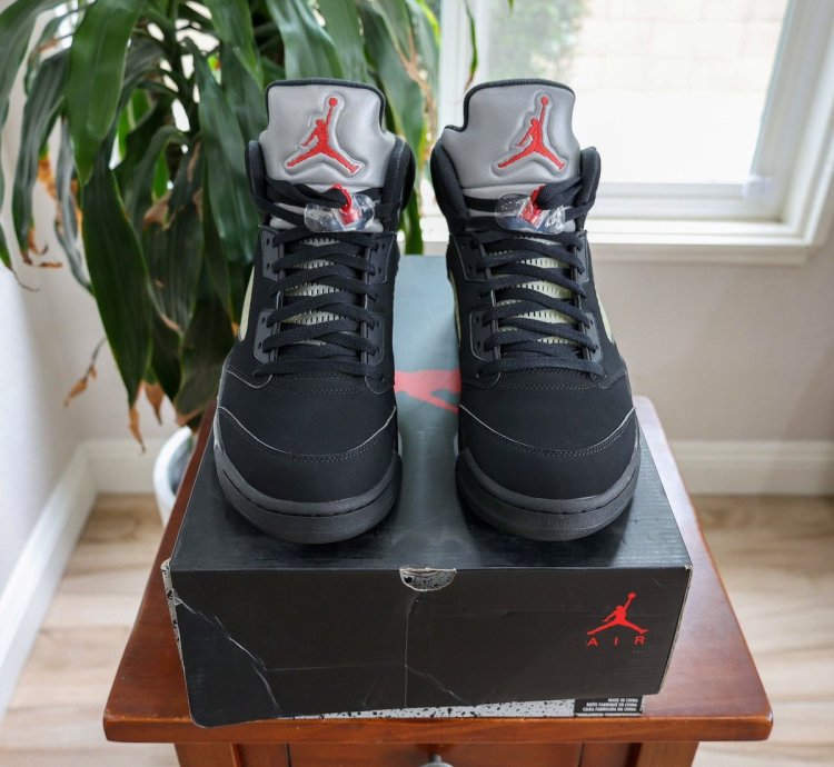 Nike Air Jordan 5 Retro Black Metallic 2016 Size 13 Mens