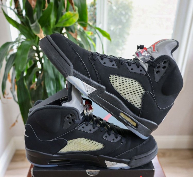 Nike Air Jordan 5 Retro Black Metallic 2016 Size 13 Mens