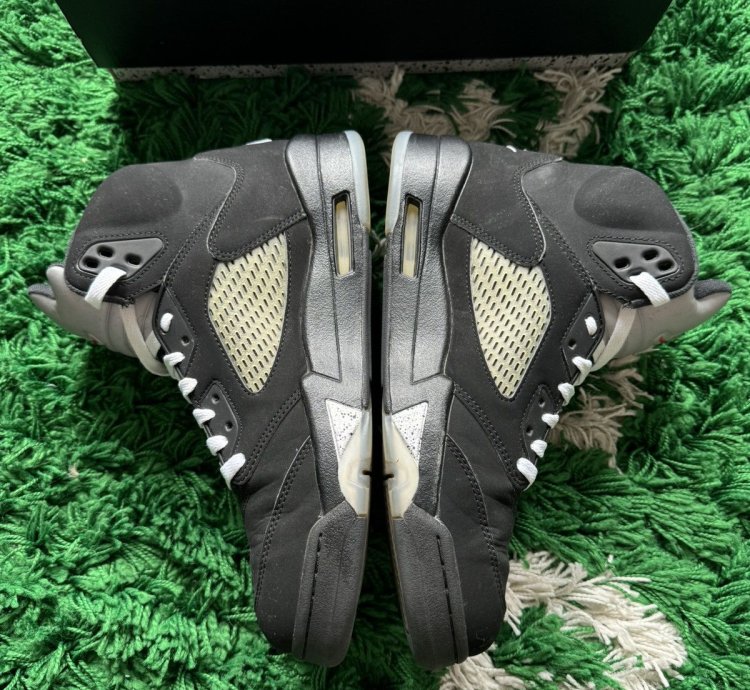 Nike Air Jordan 5 Retro Black Metallic 2016