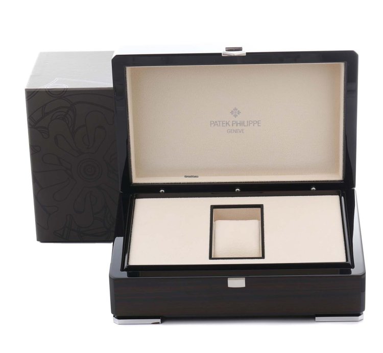 Patek Philippe World Time Complications Le White Gold Mens Watch 5330g