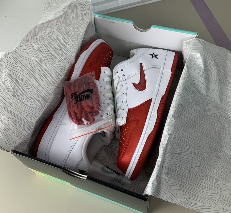 Supreme Nike Sb Dunk Low Jewel Swoosh Star Red White 9 5