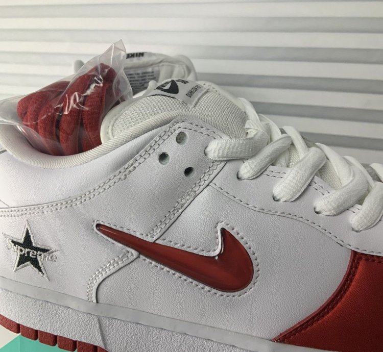 Supreme Nike Sb Dunk Low Jewel Swoosh Star Red White 9 5