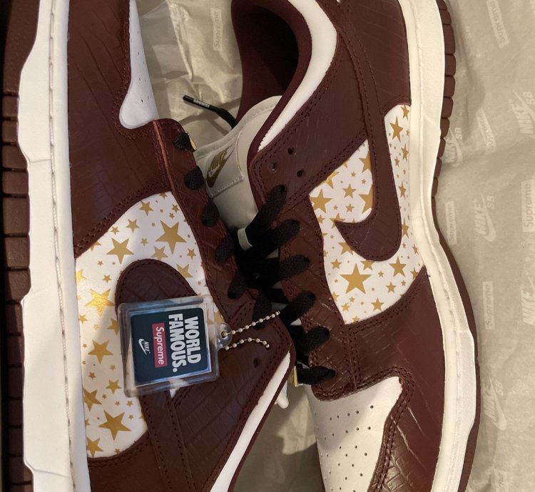 Supreme Nike Sb Dunk Low Stars barkroot