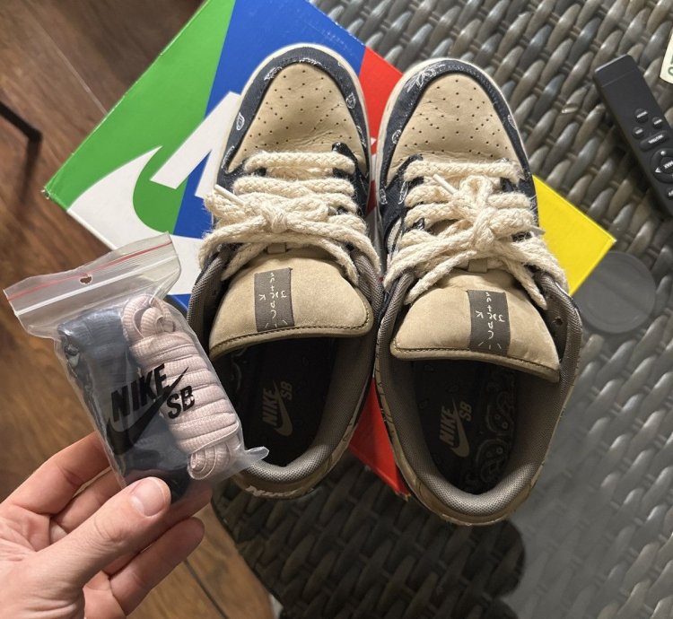 Travis Scott Nike Sb Dunk