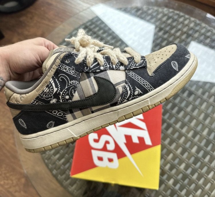 Travis Scott Nike Sb Dunk