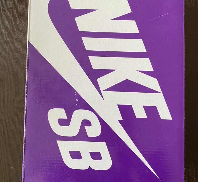 Us 12 Nike Sb Dunk Low Laser Orange Lakers Color