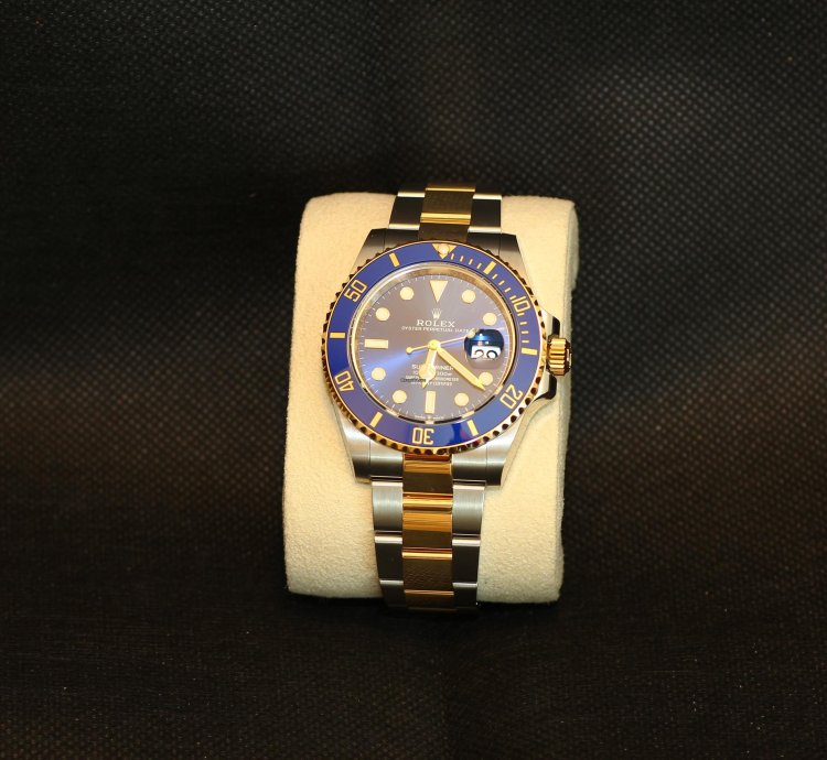 Rolex Submariner Date 126613lb 41mm Date Steel Yellow Gold Two Tone Blue Bezel